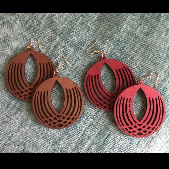 Beautiful Wooden Pendant Earrings - Picture 3 of 4